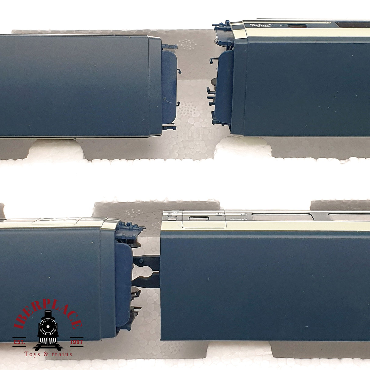 ♻️ AC Electrotren 3202 set de vagones complementarios Talgo T 200 RENFE H0 escala 1:87 A28