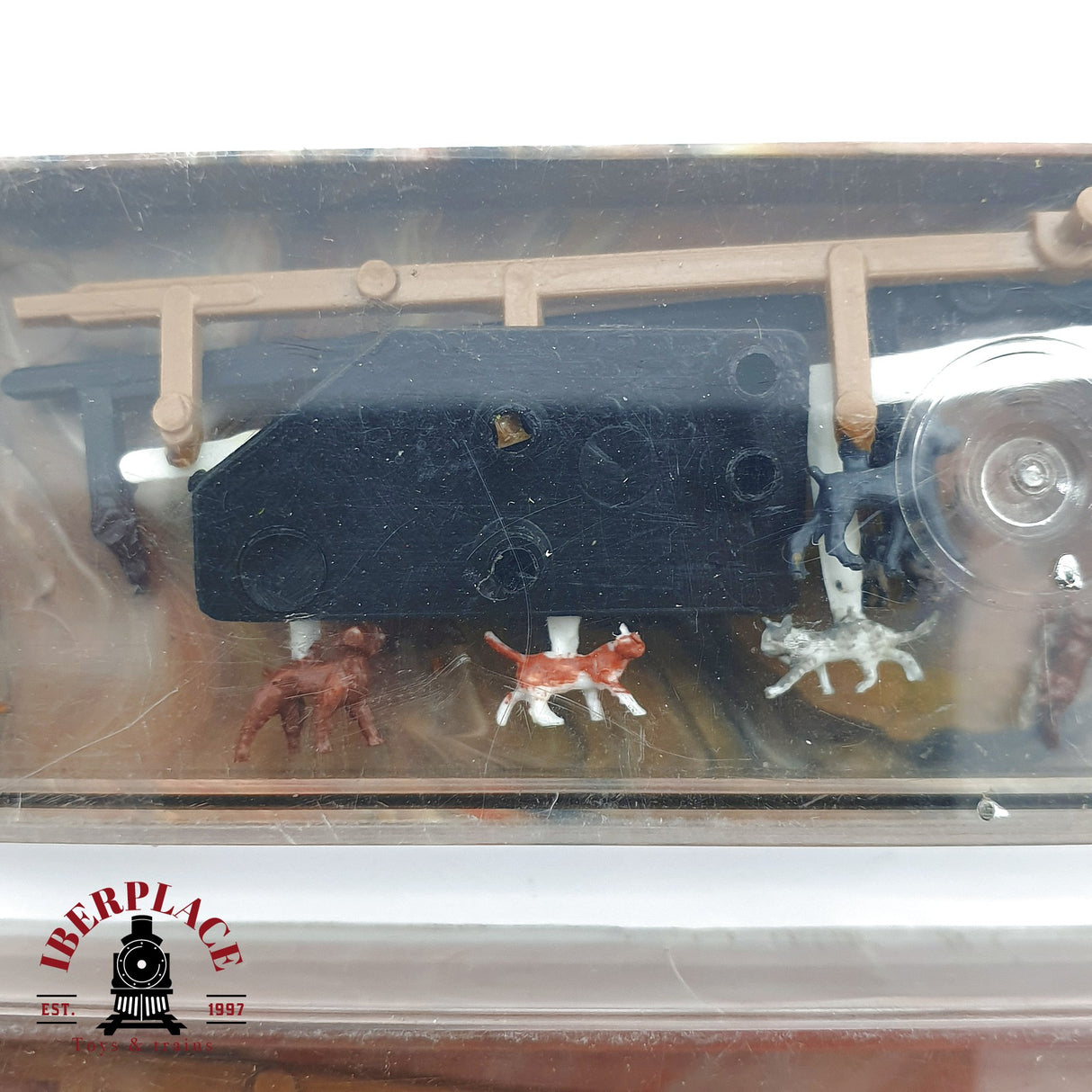 ♻️ 2da mano -  Merten 2x Figuras Perros distintas razas H0 escala 1:87 EH09