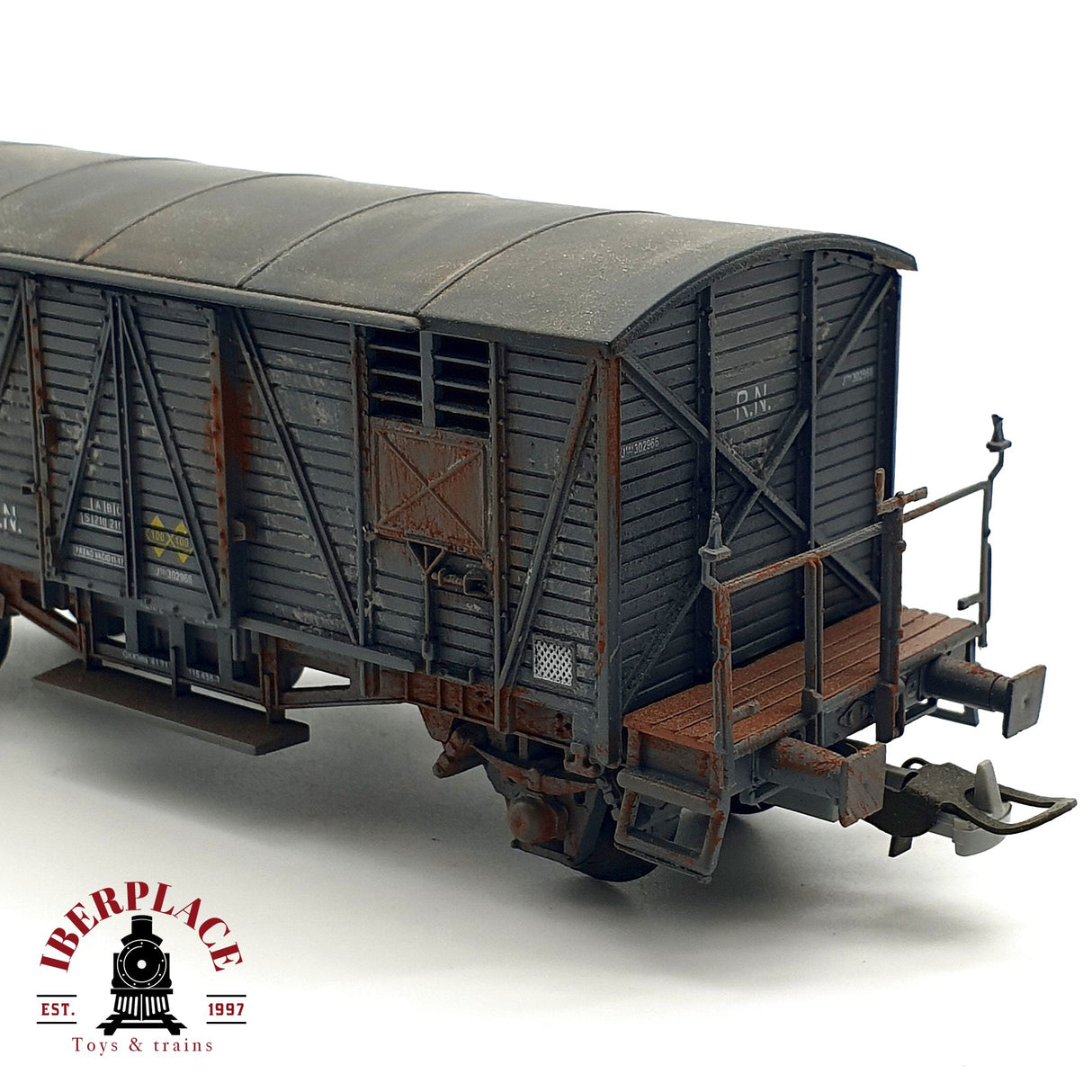 ♻️ DC KTrain 0703-C vagón cerrado con balconcillo envejecido RENFE H0 escala 1:87 A28