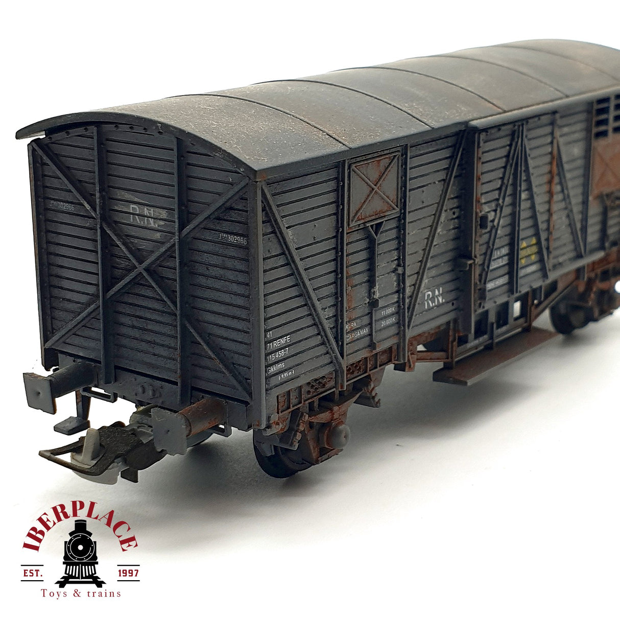 ♻️ DC KTrain 0703-C vagón cerrado con balconcillo envejecido RENFE H0 escala 1:87 A28
