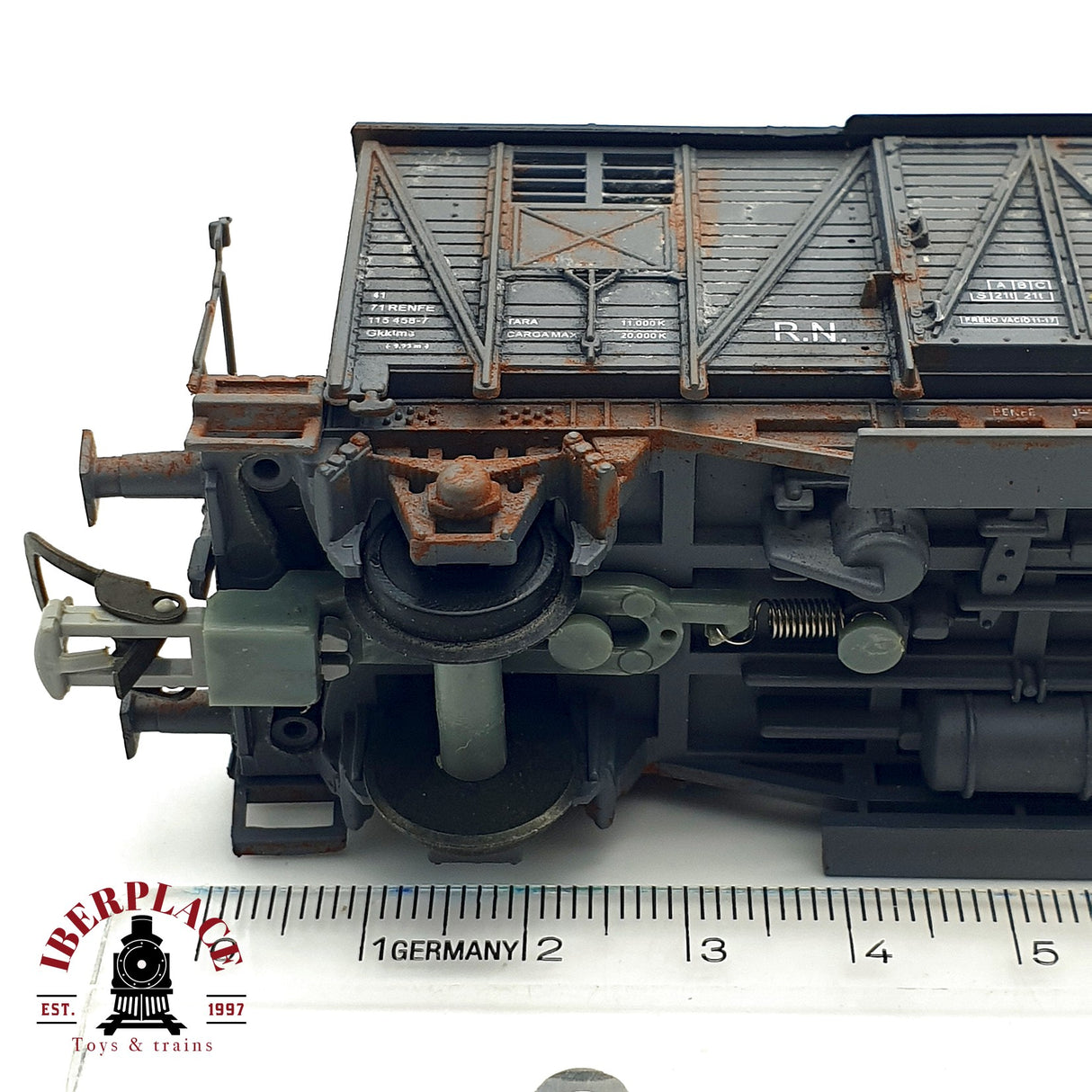 ♻️ DC KTrain 0703-C vagón cerrado con balconcillo envejecido RENFE H0 escala 1:87 A28