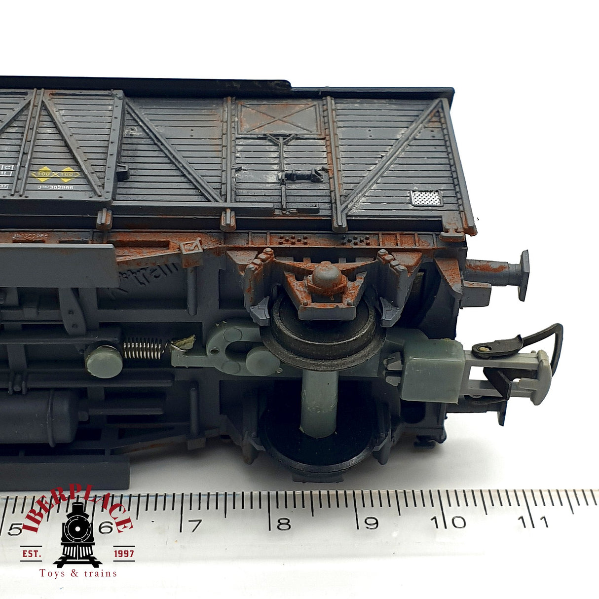 ♻️ DC KTrain 0703-C vagón cerrado con balconcillo envejecido RENFE H0 escala 1:87 A28