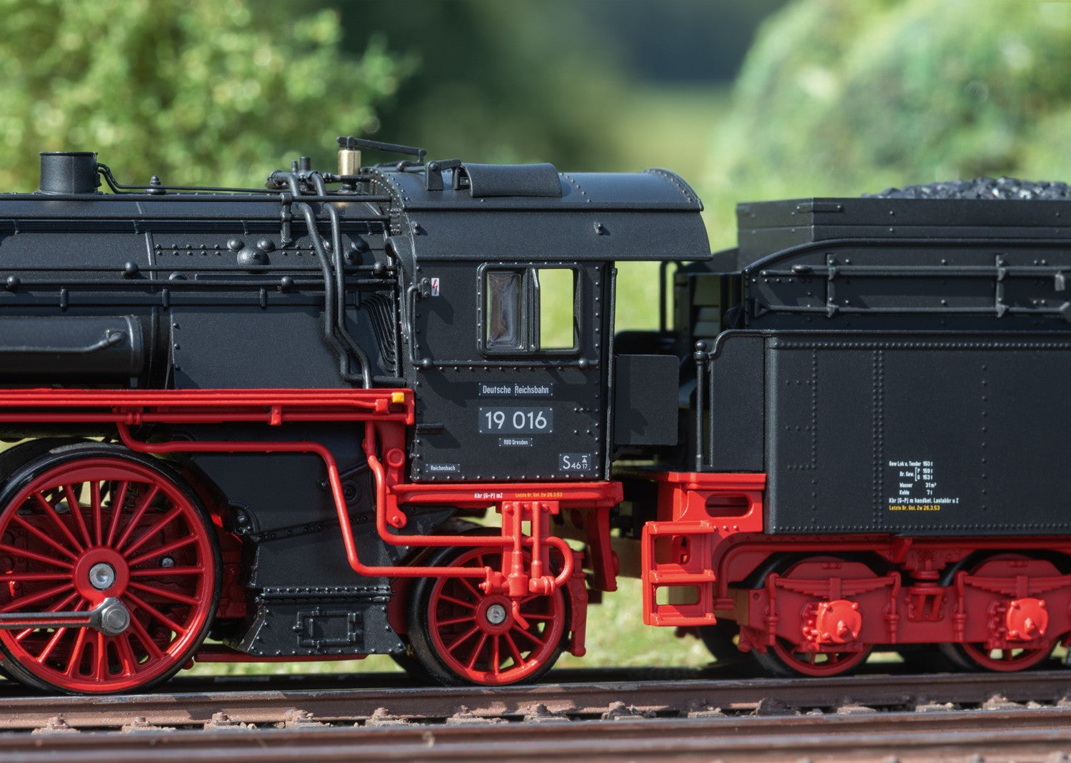 Märklin 38190 Locomotora Vapor Clase 19.0 "Sachsenstolz" Saxon Pride H0 - Modelo Sorpresa 2025 con Sonido mfx+ y Humo Dinámico
