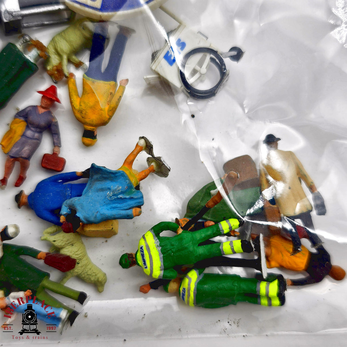 ♻️ 2da mano - Noch + que 100 figuras bancos personas motos bicis etc H0 escala 1:87 A15