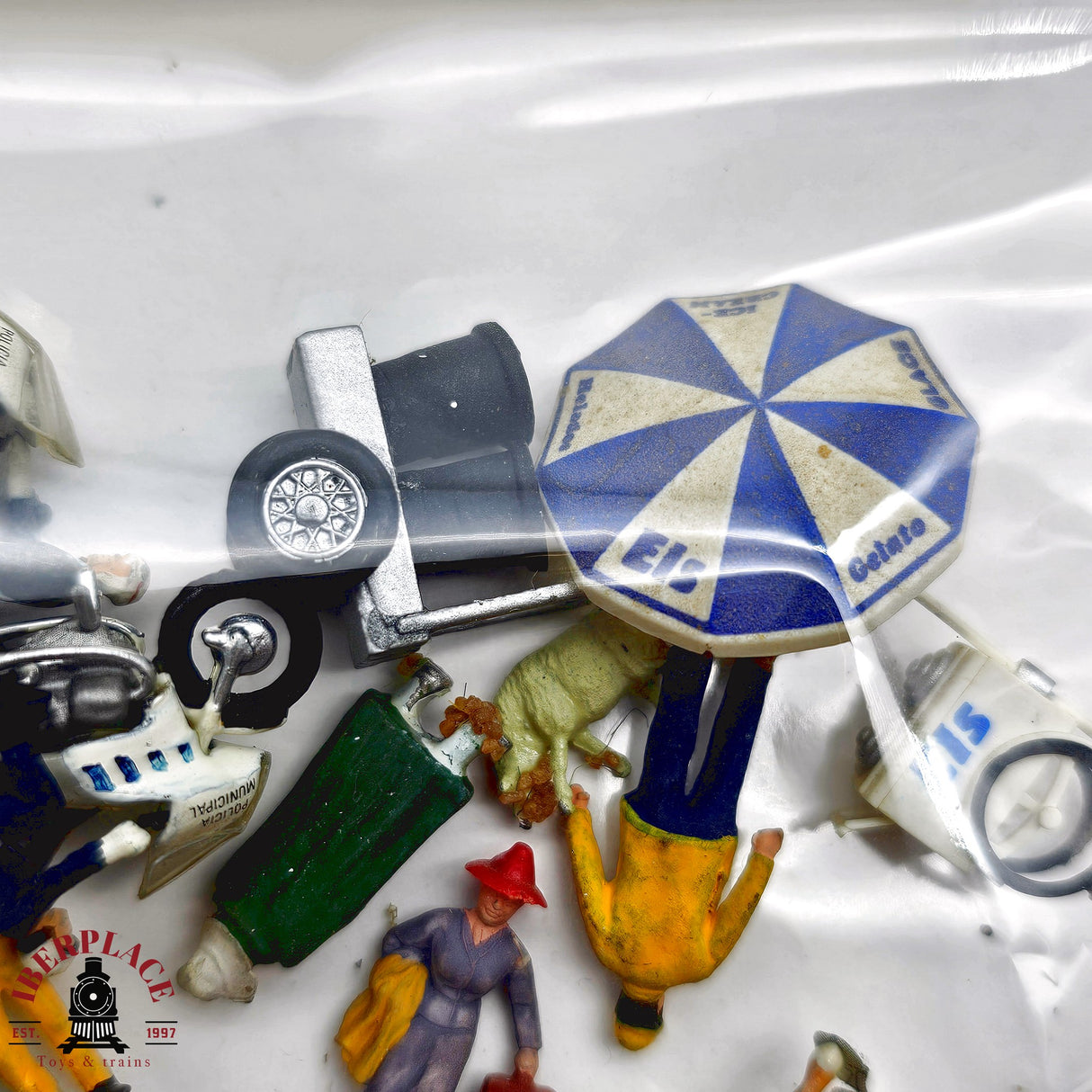 ♻️ 2da mano - Noch + que 100 figuras bancos personas motos bicis etc H0 escala 1:87 A15