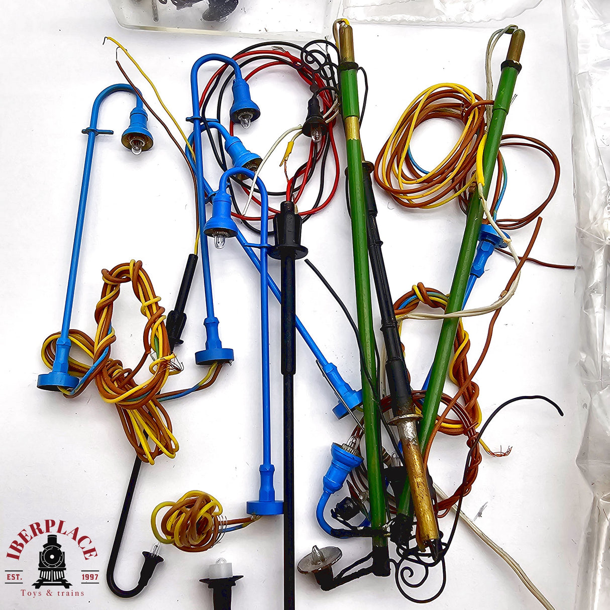 ♻️ 2da mano -  Figuras farolas postes de luz  H0 escala 1:87 E13