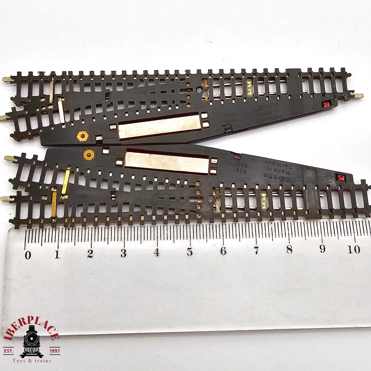 ♻️ 2da mano -  Märklin 2x 8561 8564 desvíos izquierda y derecha Z escala 1:220 E14 1/13