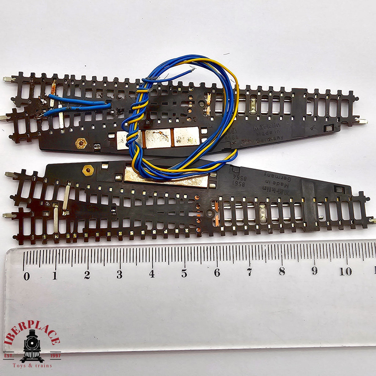 ♻️ 2da mano -  Märklin 2x 8561 8564 desvíos izquierda y derecha Z escala 1:220 E14 3/13