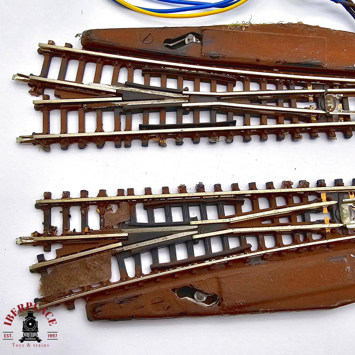 ♻️ 2da mano -  Märklin 2x 8561 8564 desvíos izquierda y derecha Z escala 1:220 E14 6/13