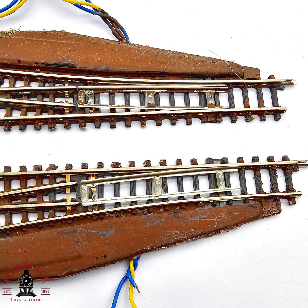 ♻️ 2da mano -  Märklin 2x 8561 8564 desvíos izquierda y derecha Z escala 1:220 E14 6/13