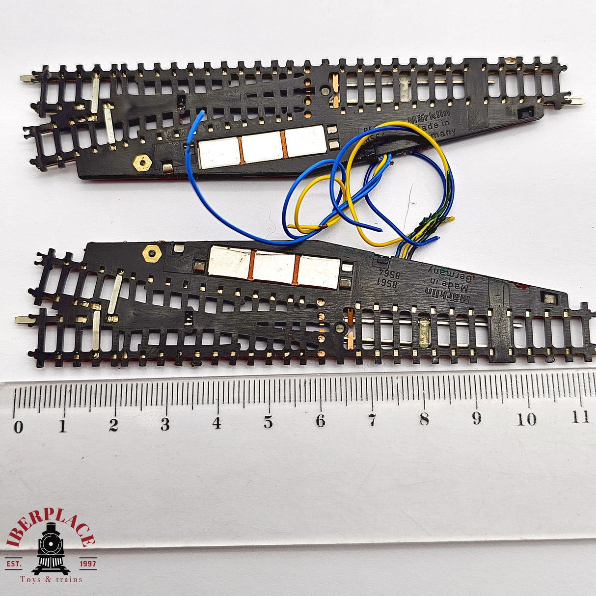 ♻️ 2da mano -  Märklin 2x 8561 8564 desvíos izquierda y derecha Z escala 1:220 E14 8/13