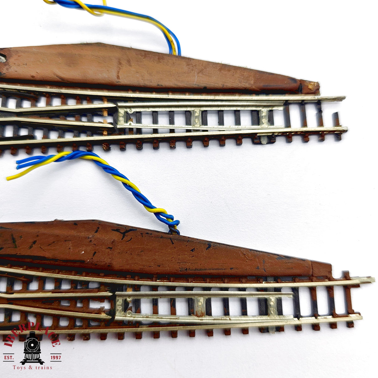 ♻️ 2da mano -  Märklin 2x 8561 8564 desvíos a la derecha Z escala 1:220 E14