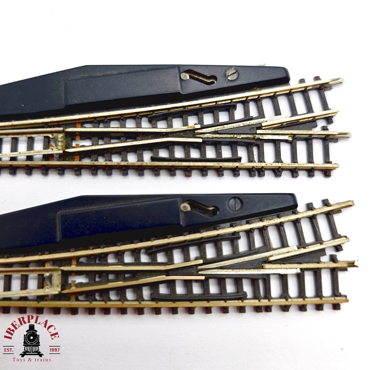 ♻️ 2da mano -  Märklin 2x 8561 8564 desvíos a la izquierda Z escala 1:220 E14