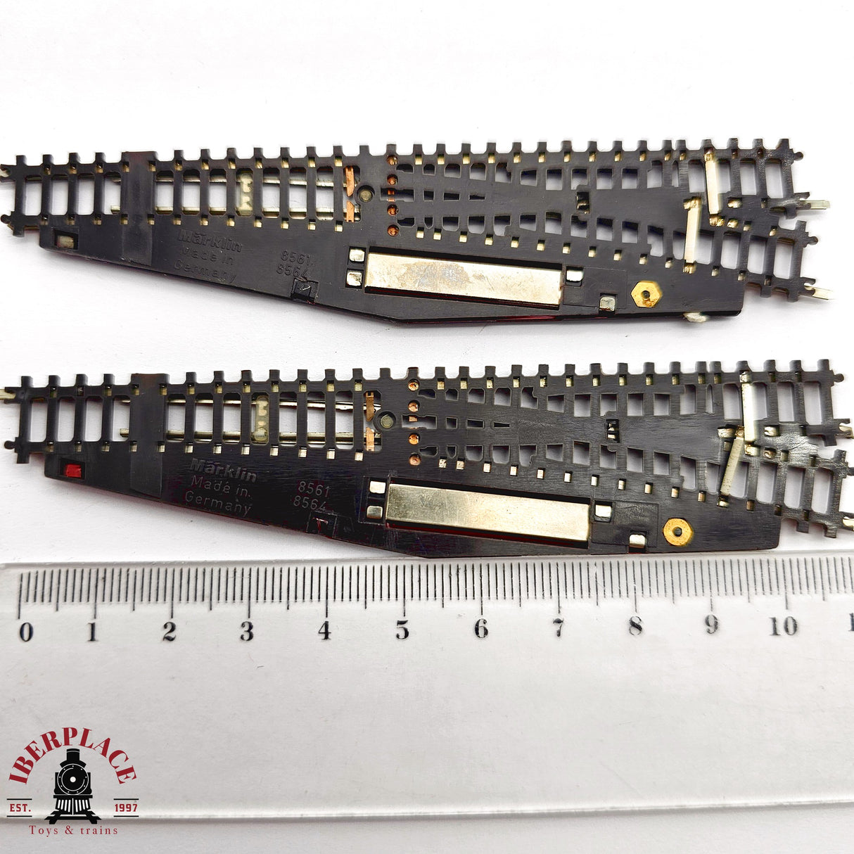 ♻️ 2da mano -  Märklin 2x 8561 8564 desvíos a la izquierda Z escala 1:220 E14