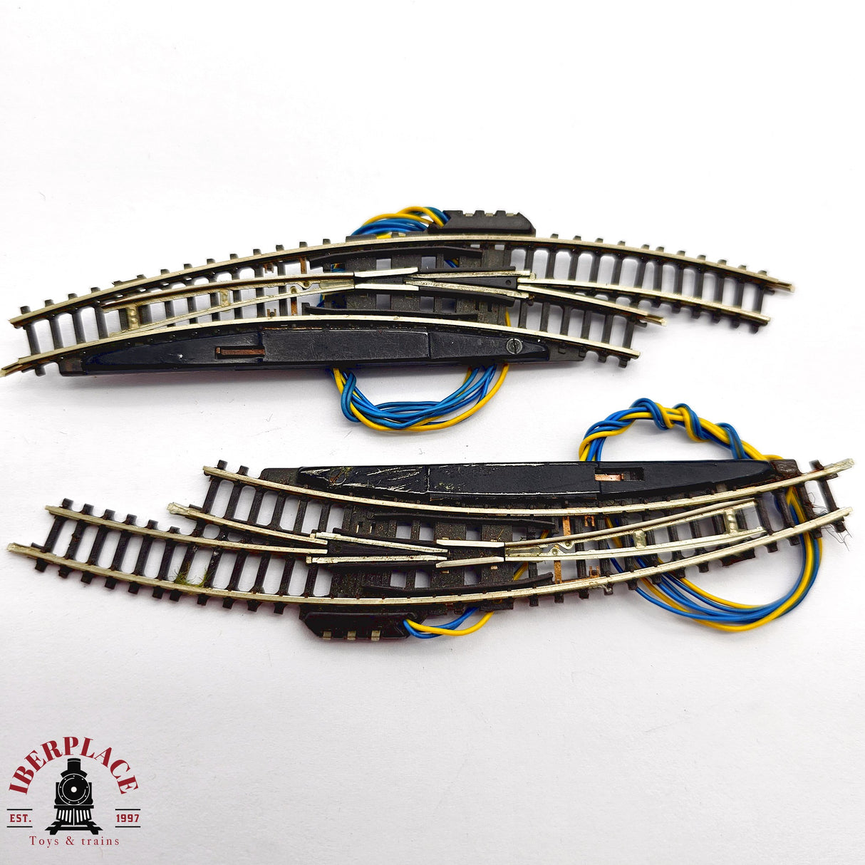 ♻️ 2da mano -  Märklin 2x 8567 desvíos curvos a la derecha Z escala 1:220 E14
