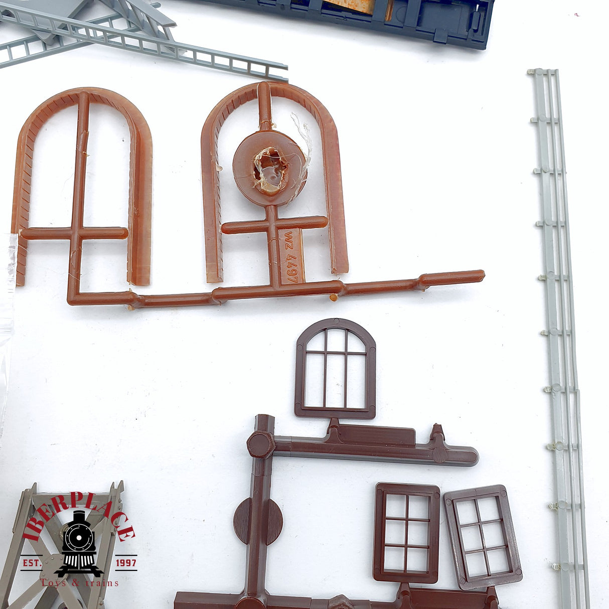 ♻️ 2da mano -  Faller figuras barreras de paso a nivel bancos ventanas etc H0 escala 1:87