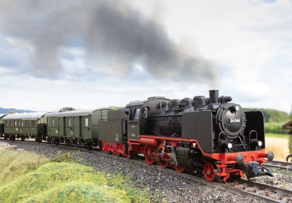H0 1:87 Märklin 36244 Digital Locomotora de vapor con ténder remolcado serie BR 24 DB